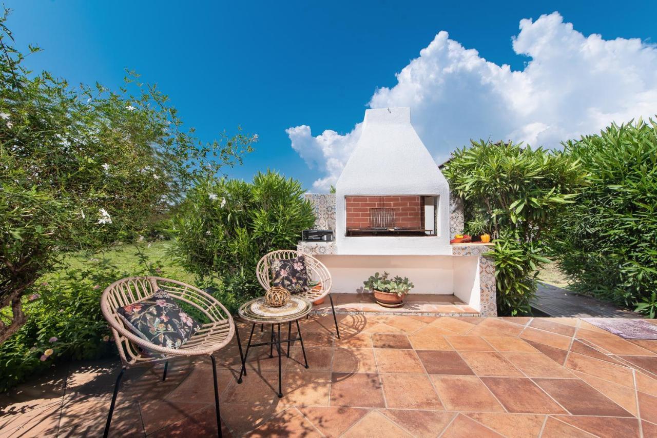Aelia Sea View Bungalow เกนนาดี ภายนอก รูปภาพ